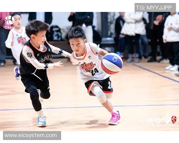 打篮球的带牙套少年如何在赛场上克服困难展现自我风采 打篮球的带牙套少年如何在赛场上克服困难展现自我风采